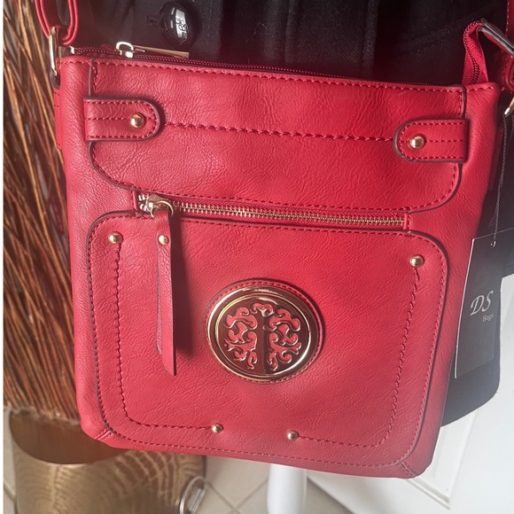 DS Bags Cherry Red Crossbody Bag Gold Logo Boutique Vegan Lux Leather Purse - Picture 15 of 16